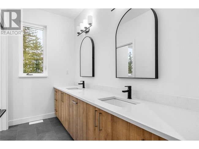 17 - 3100 Kicking Horse Dr, House other with 7 bedrooms, 6 bathrooms and 7 parking in Kamloops BC | Image 34