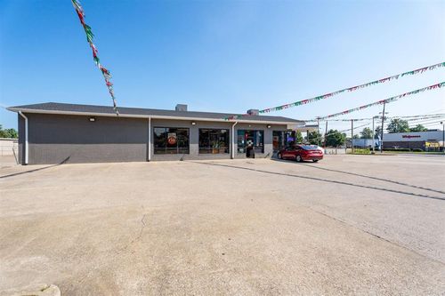 2101 W Parrish Ave, Owensboro, KY, 42301-2604 | Card Image