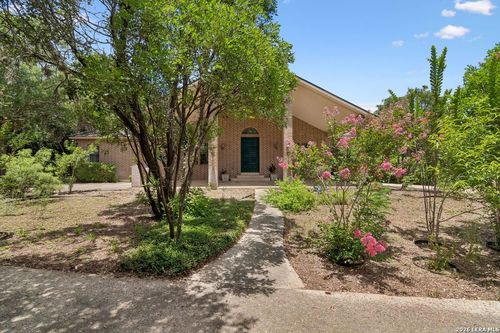 237 Crest Trl, Hill Country Village, TX, 78232-3746 | Card Image