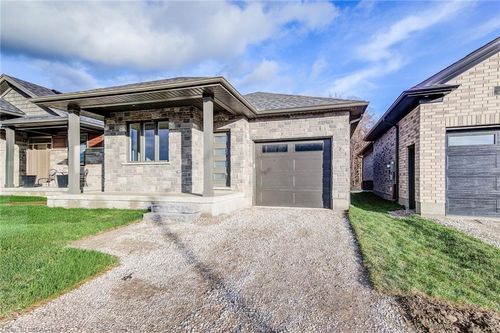 27 Tupelo Crescent, Elmira, ON, N3B0G1 | Card Image