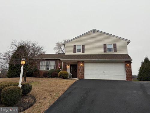 340 Estate Rd, BOYERTOWN, PA, 19512-1910 | Card Image