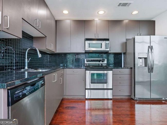 APT-2101 - 250 Pharr Rd Ne, Condo with 2 bedrooms, 2 bathrooms and 2 parking in Atlanta GA | Image 11