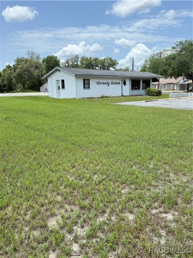 Large lot with this property | Image 7