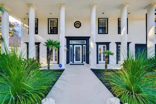 54 Chateau Latour Dr, Kenner, LA, 70065-2021 | Card Image