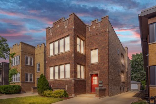 1027 N Harlem Ave, Oak Park, IL, 60302-1528 | Card Image