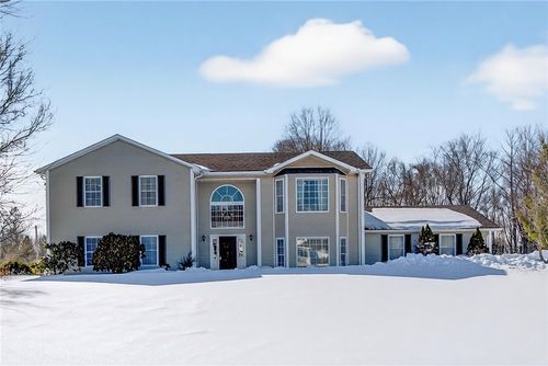 4 Nicole Ln, Johnston, RI, 02919-5615 | Card Image