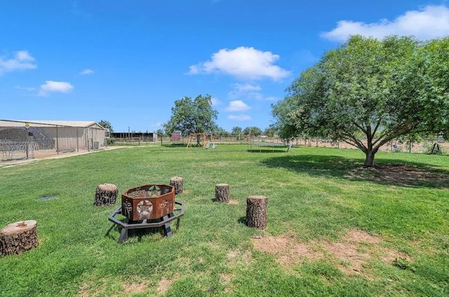 7605 N Service Rd, House other with 3 bedrooms, 2 bathrooms and 2 parking in Big Spring TX | Image 18