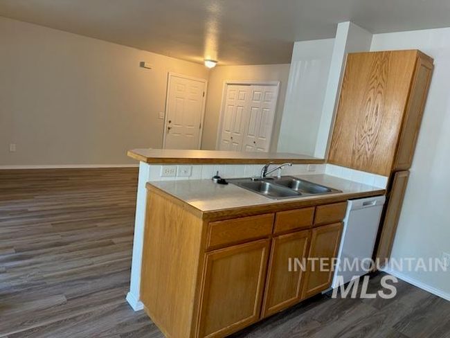 APT-102 - 158 N Seafury Ln, Condo with 3 bedrooms, 2 bathrooms and 1 parking in Boise ID | Image 5