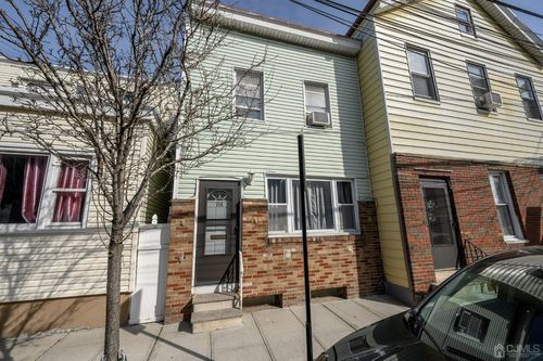 118 41st St, Union City, NJ, 07087-6110 | Card Image