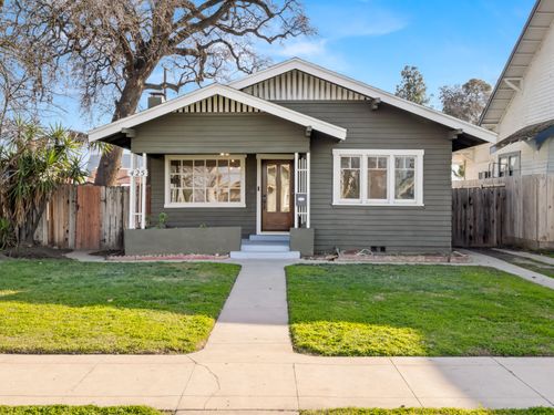 425 W Elm St, Hanford, CA, 93230-3620 | Card Image