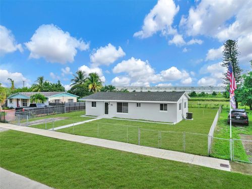 4521 Nw 207th Dr, Miami Gardens, FL, 33055-1261 | Card Image