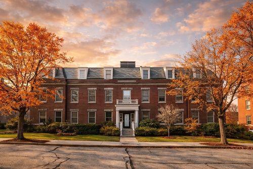 201-216 Summit Ave, Brookline, MA, 02446-2300 | Card Image