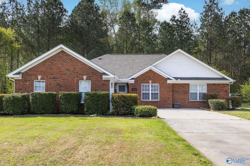 242 Chestnut Oak Cir, Owens Cross Roads, AL, 35763-8527 | Card Image