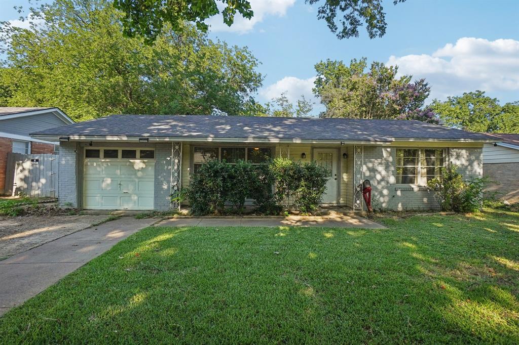 Inglewood Dr, Grand Prairie, TX 75051