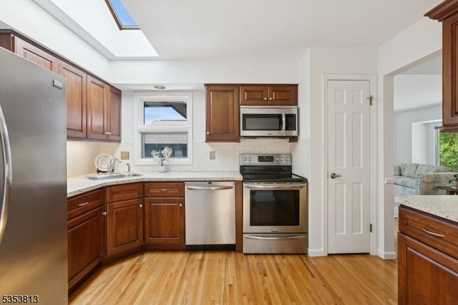 54 Aspen Dr, Townhouse with 2 bedrooms, 3 bathrooms and null parking in Basking Ridge NJ | Image 12