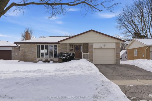 15 Confederation Dr, Kitchener, ON, N2B2X3 | Card Image