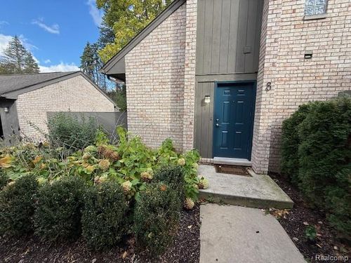 apt-8-41350 Woodward Ave, Bloomfield Hills, MI, 48304-5135 | Card Image