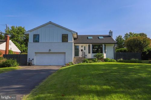 6008 Greentree Rd, BETHESDA, MD, 20817-3462 | Card Image