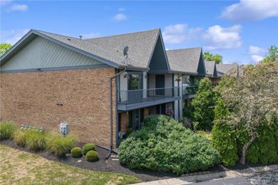 1953 Washington South Drive, Condo with 2 bedrooms, 2 bathrooms and null parking in Dayton OH | Image 3