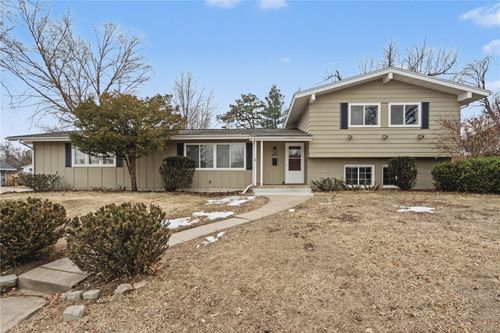 3831 Tomahawk Trl Se, Cedar Rapids, IA, 52403-2066 | Card Image