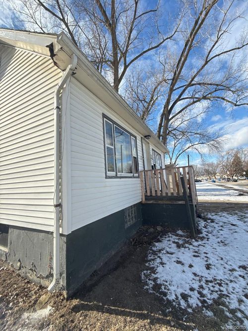 11388 Jackson Ave, Warren, MI, 48089-3030 | Card Image