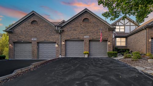 10666 Golf Rd, Orland Park, IL, 60462-7421 | Card Image