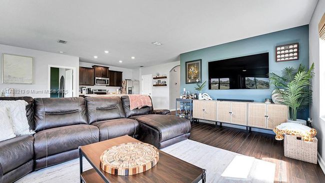 3113 Yellowstone Cir, House other with 3 bedrooms, 2 bathrooms and null parking in Fort Pierce FL | Image 6