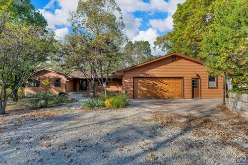 9526 Se Ratner Rd, Berryton, KS, 66409-9699 | Card Image