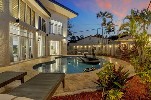1728 Ne 27th Dr, Wilton Manors, FL, 33334-4357 | Card Image