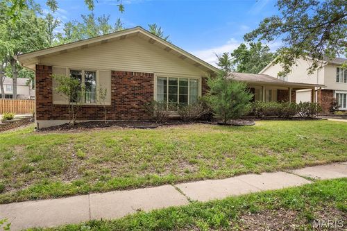 15224 Golden Rain Dr, Chesterfield, MO, 63017-7408 | Card Image