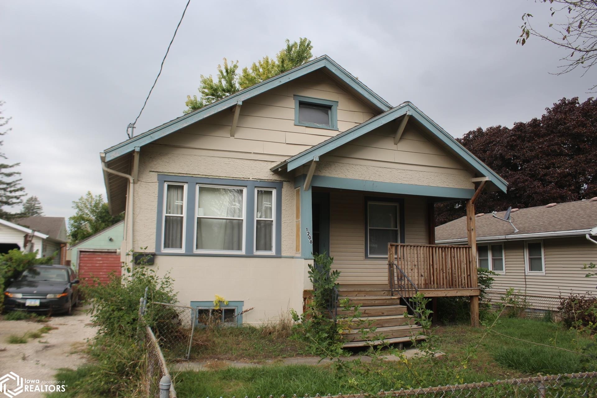 Washington Ave, Mason City, IA 50401
