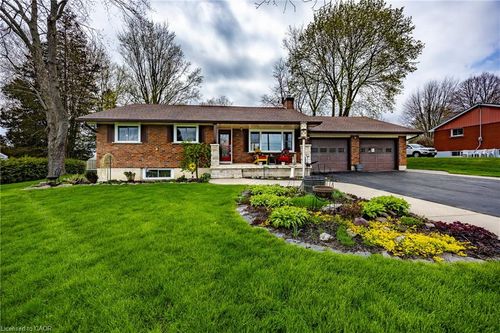 15 Ryerse Crescent, Port Dover, ON, N0A1N6 | Card Image