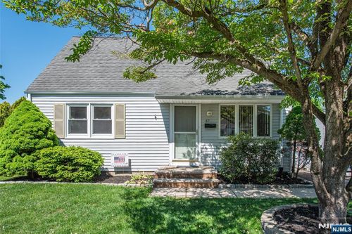 47 Burnside Place, Wanaque, NJ, 07420 | Card Image