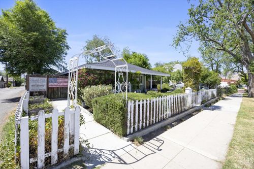 211 S Curry St, Tehachapi, CA, 93561-1603 | Card Image