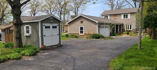 3386 Horrell Ct, Fenton, MI, 48430-1099 | Card Image