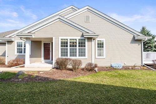 617 Hickory Hollow Rd, Waterford, WI, 53185-2888 | Card Image