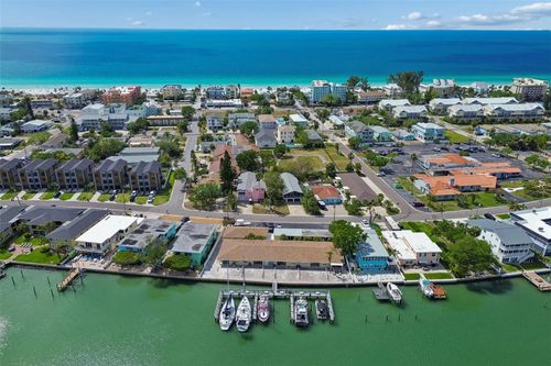 2307 Bay Blvd, INDIAN ROCKS BEACH, FL, 33785-3084 | Card Image