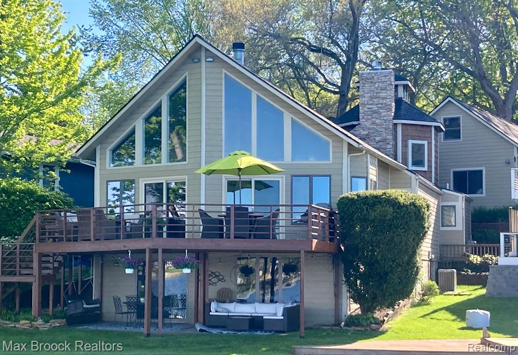 Lamson Dr, Waterford, MI 48329 #1