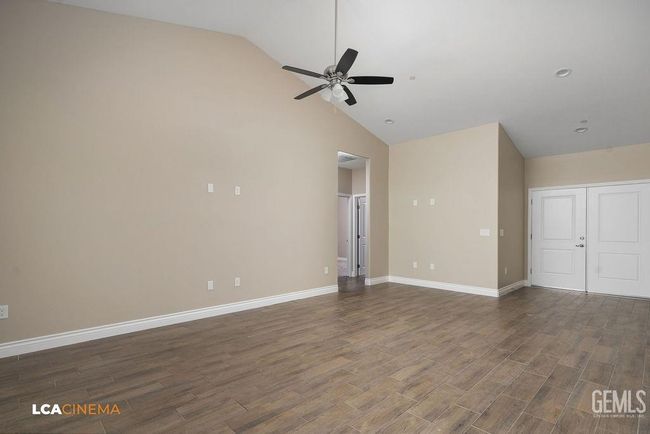 711 Sammy Way, Home with 4 bedrooms, 1 bathrooms and null parking in Shafter CA | Image 5
