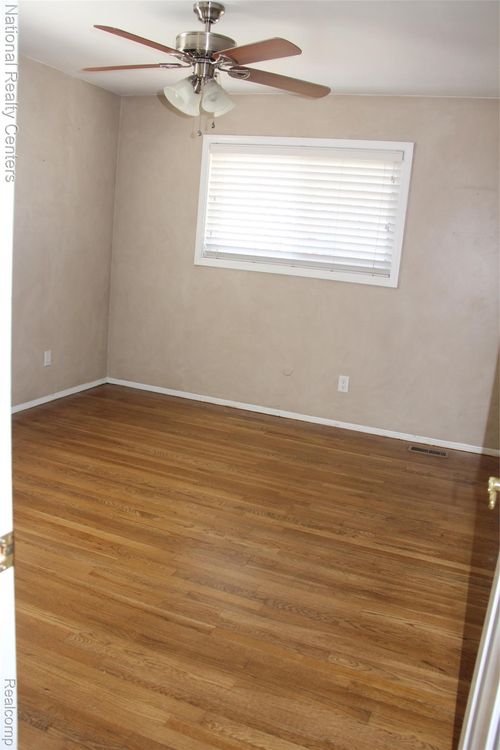 34648 Esper Dr, Sterling Heights, MI, 48312-5027 | Card Image