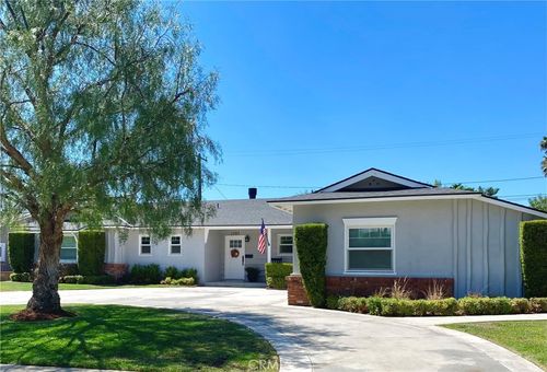 1585 Mural Dr, Claremont, CA, 91711-3246 | Card Image