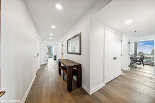 apt-2805-57 Delaware Pl, Chicago, IL, 60611-1624 | Card Image