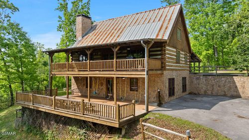 302 Beech Branch Rd, Gatlinburg, TN, 37738-5117 | Card Image