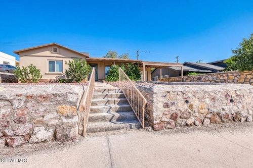 3324 N Stanton St, El Paso, TX, 79902-2010 | Card Image