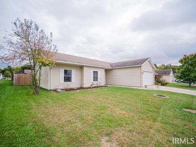 512 Freds Court, House other with 3 bedrooms, 2 bathrooms and null parking in Kendallville IN | Image 2