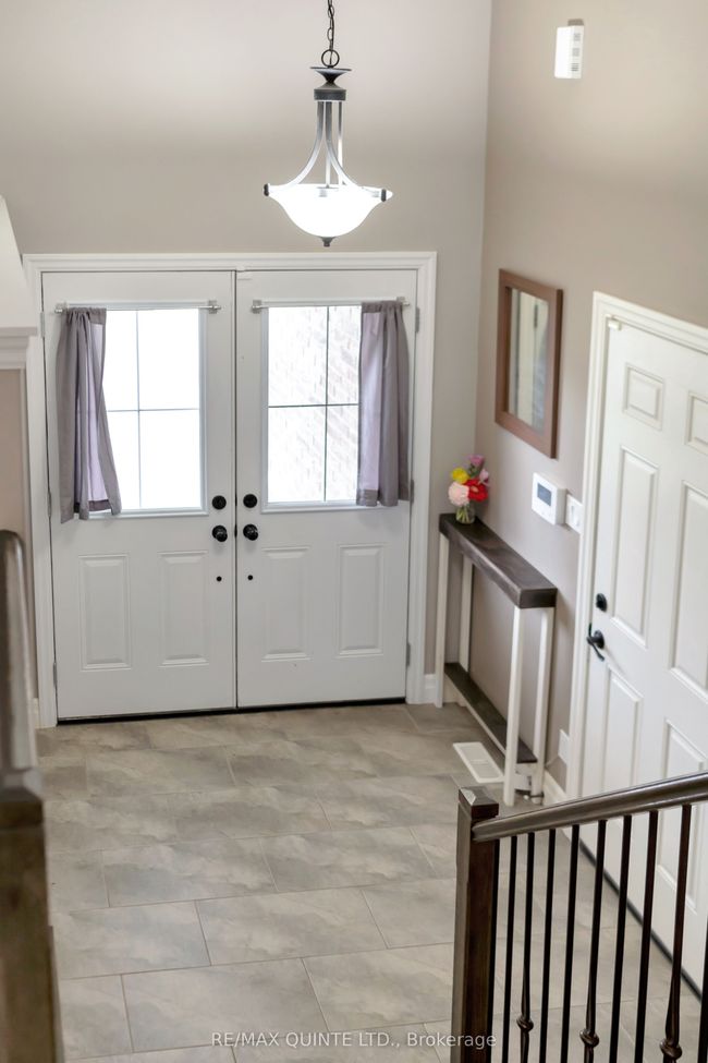 8 Mcintosh Cres, House other with 5 bedrooms, 2 bathrooms and 2 parking in Trenton ON | Image 23
