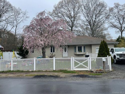 171 Hounslow Rd, Shirley, NY, 11967-3237 | Card Image