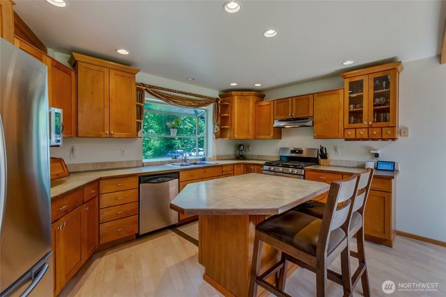 31520 94 Th Ave E, House other with 3 bedrooms, 4 bathrooms and 5 parking in Eatonville WA | Image 9