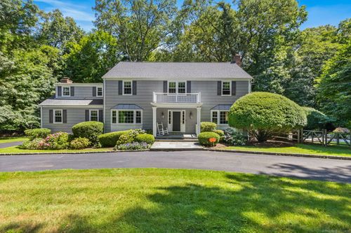 110 White Oak Ln, Stamford, CT, 06905-1520 | Card Image