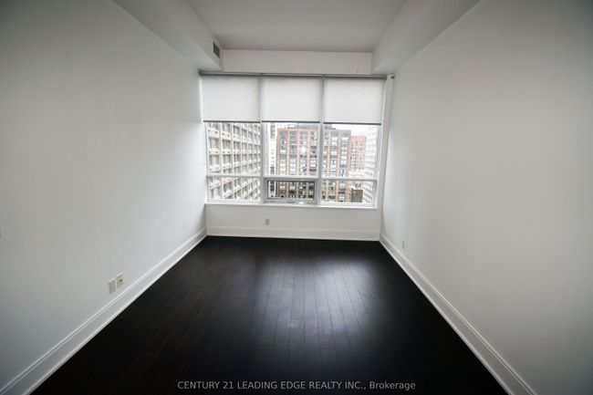 1503 - 21 Balmuto St, Condo with 2 bedrooms, 2 bathrooms and null parking in Toronto ON | Image 11